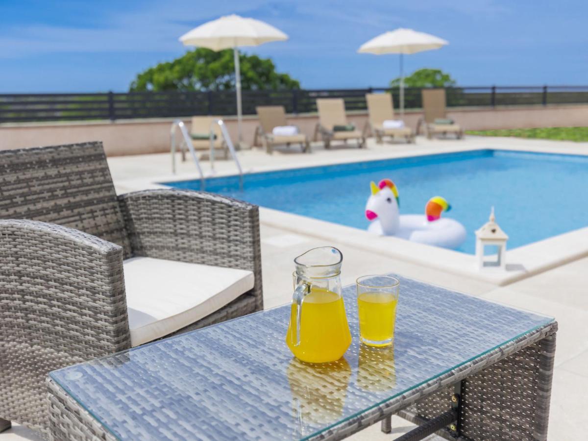 Holiday Home Villa Dora By Interhome Пула Екстериор снимка