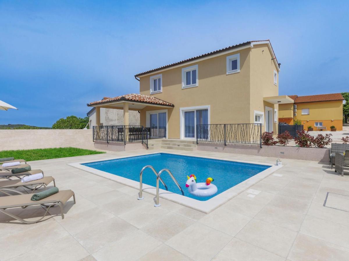 Holiday Home Villa Dora By Interhome Пула Екстериор снимка