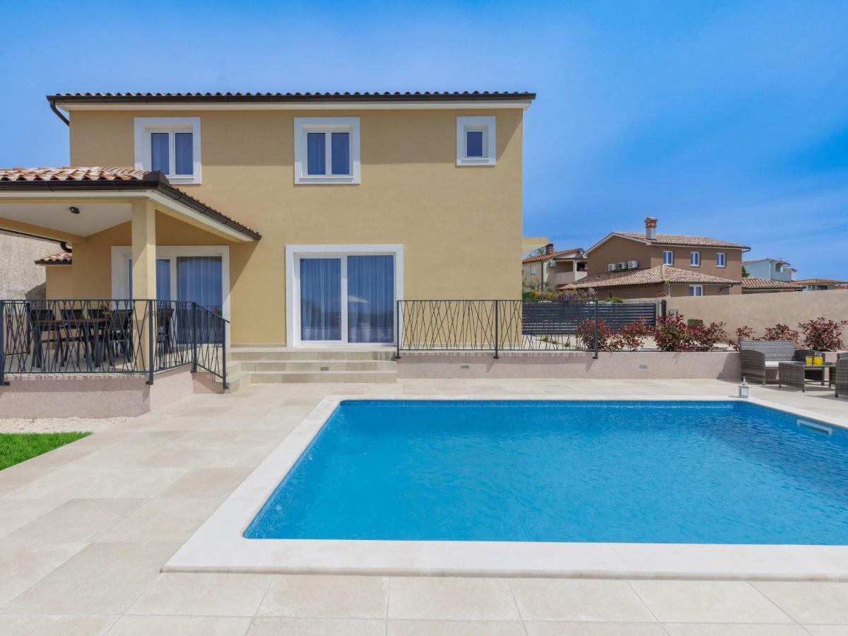 Holiday Home Villa Dora By Interhome Пула Екстериор снимка