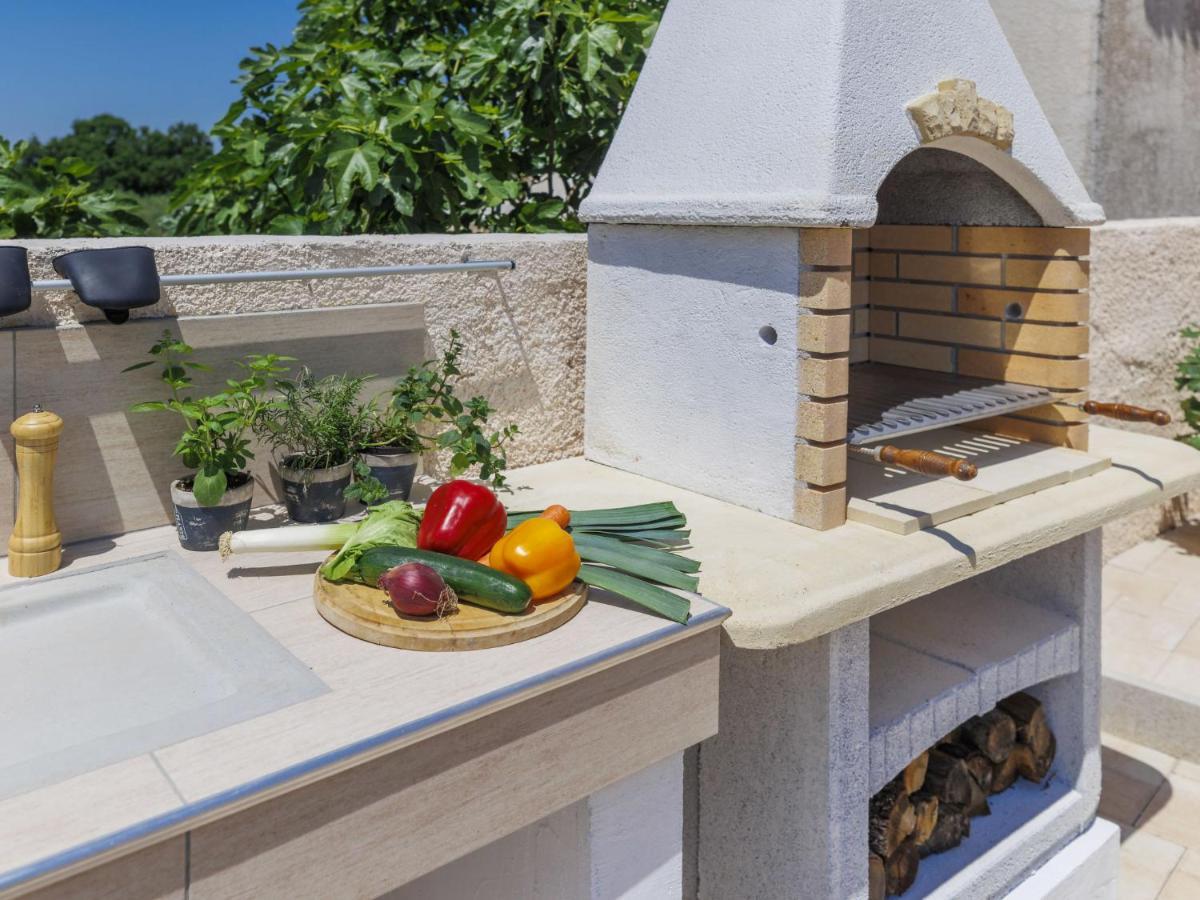 Holiday Home Villa Dora By Interhome Пула Екстериор снимка