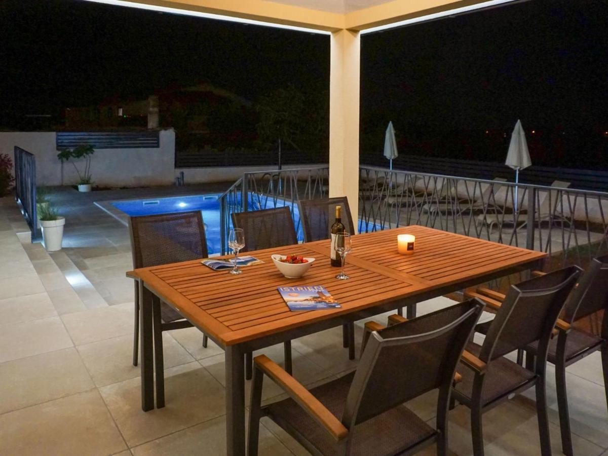 Holiday Home Villa Dora By Interhome Пула Екстериор снимка