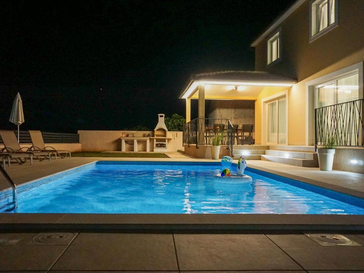 Holiday Home Villa Dora By Interhome Пула Екстериор снимка